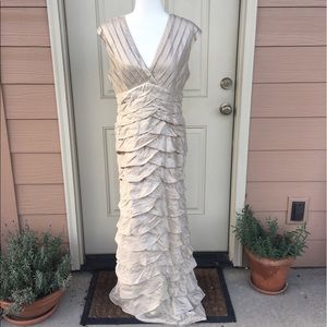 ✨NWOT✨ Gorgeous Gold Evening Gown